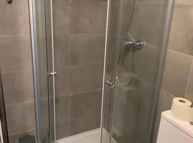 Konukevi Roccos Raum 3*